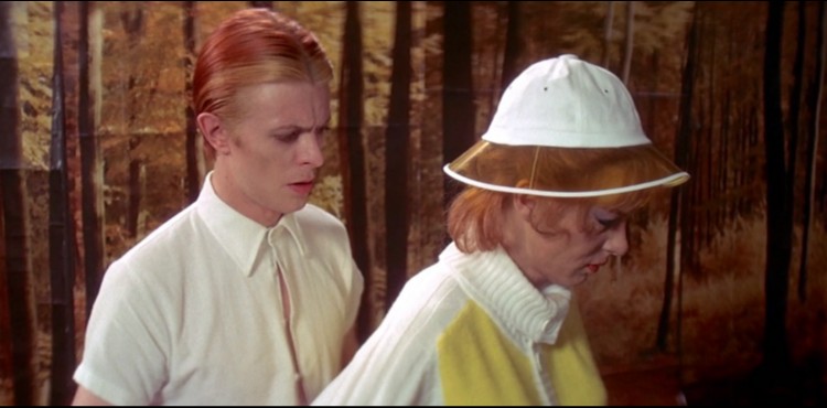 PERA M�ZESݒNDEN YEN� F�LM PROGRAMI: G�R�NMEZ BA�LAR