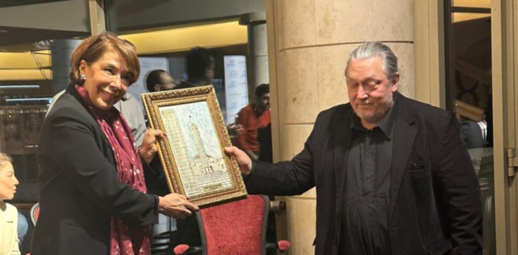 “AĞRI DAĞI EFSANESİ” BUDAPEŞTE’DE AYAKTA ALKIŞLANDI
