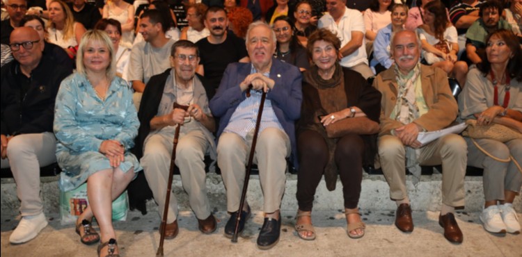 “FOSFORLU CEVRİYE” HARBİYE’DE SAHNEYE ÇIKTI