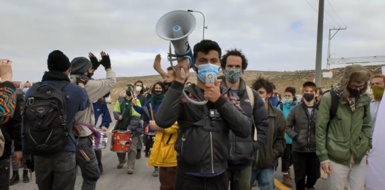 AKDENZN SNEMASI 4. YILINDA ZMRDE BULUUYOR