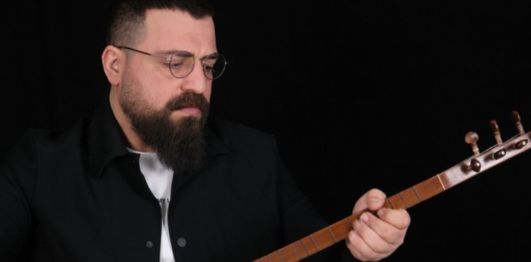 B�LENT GEN�, �LK TEKL�S� �OY NAZLIM� �LE D�NLEY�C�YLE BULU�TU