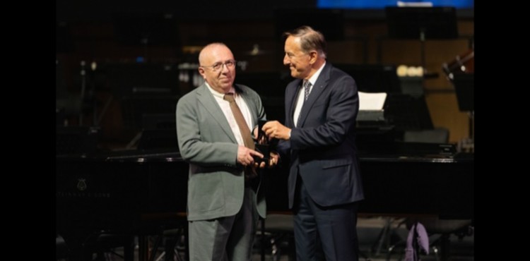 �STANBUL M�Z�K FEST�VAL�'NDE TURGAY ERDENER'DEN 