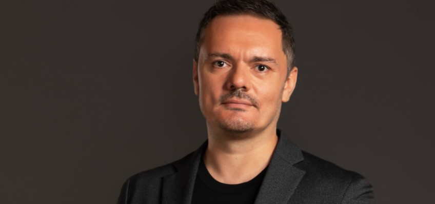 SUAT KAVUKLUO�LU�NDAN �ARKILI ROMAN: �SON G�ZEL �STANBUL�